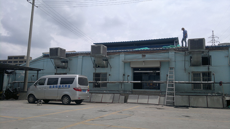 布草洗滌<a href=http://www.e-tj.cn/photo/jie.html target='_blank'>車(chē)間降溫</a> 布草洗滌車(chē)間降溫